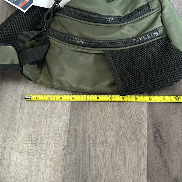 NWT Duchamp Unisex Sling bag - Picture 8 of 10